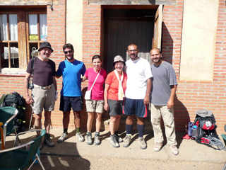 Abschied von den griechischen Freunden in Bercianos del Real Camino