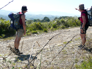 Erster Blick auf die Pyrenäen – unterwegs zur Chapelle de Soyarce